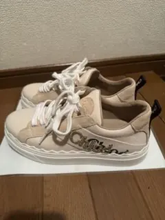 【最終値下げしました！】Chloé ベージュ ローカット スニーカーのサムネイル