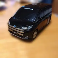 非売品 トヨタ 90ノアハイブリッド ミニカー プルバックカー