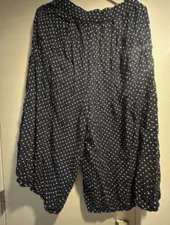 黒と白の水玉模様 ワイドパンツ