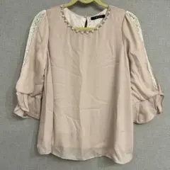 エレガントなピンクの五分袖ブラウス イング