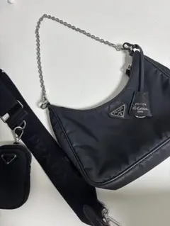 PRADA Re-Edition 2005 ブラックショルダーバッグ