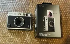 チェキ　instax mini Evo Black