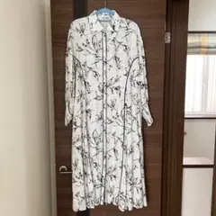 ジーナシス　花柄ワンピース