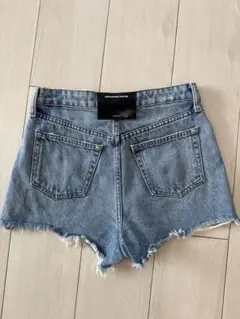 alexander wangズボン　ショートパンツ　ボトムス　デニム　ローマ字 alexanderwang アレキサンダーワング エイジドグレーデニム