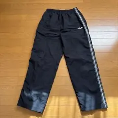 FILA ブラックジャージパンツ サイドストライプ