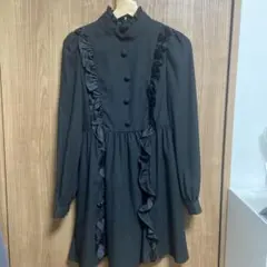 Jamie エーエヌケー 黒いフリル付きハイネックワンピースのサムネイル