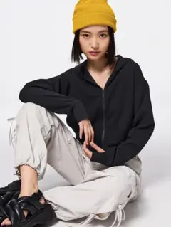 GU　ジーユー　UVカットフルジップパーカ(長袖)　Lサイズ　黒　ブラック