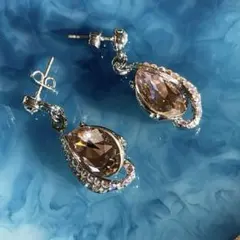 ドロップ型ピアス