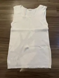 GU リブニットスクエアネックタンクトップ　Sサイズ
