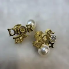 Dior チャーム付きパールピアス ゴールド パーツ欠損 - メルカリ