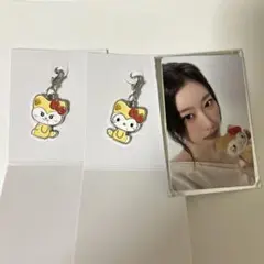 ITZY TWINZY ハローキティ キーホルダー トレカ チェリョン