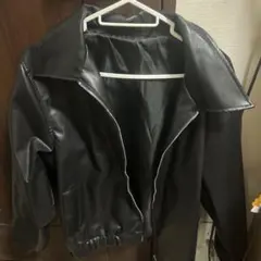 合成皮革 ショート丈ジャケット 黒