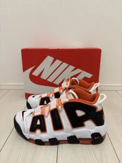 エアモアアップテンポ96スターフィッシュローカットスニーカー ホワイト/オレンジ