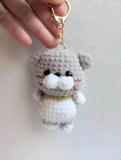 【大人可愛い】後ろ姿にリボンの輝きシンプルちびねこキーホルダー