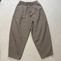 GU ベージュ　スラックス