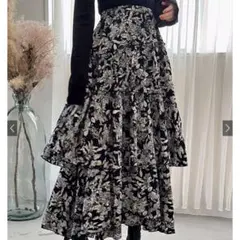美品　GRL　花柄ティアードスカートのサムネイル