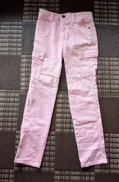 ピンク カーゴパンツ
