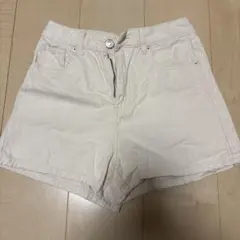 ホワイトショートパンツ
