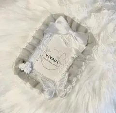 【B7】硬質ケース　トレカケース　フリル　レースデコ　グレー×ホワイト