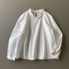 【美品】ZARA コットン　シェル釦　フリルカラーブラウス　M