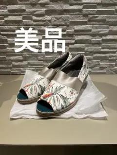 GW値下げ中! 花柄　オープントゥ　サンダル