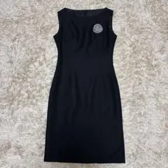 ブラックドレス チェック柄花モチーフ