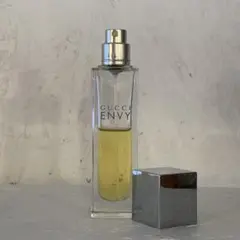 ✨まばゆい新緑と華やかな花々…✨GUCCI ENVY オードトワレ 香水のサムネイル