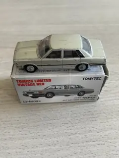 トミカリミテッドヴィンテージネオ 日産グロリア LV-N102 訳ありのサムネイル