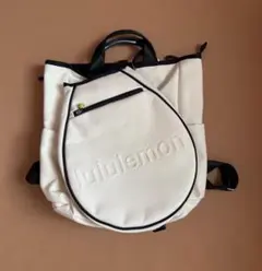 lululemon ベージュバックパック テニスラケットバッグ19L - メルカリ