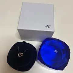 【新品未使用】4°C クリスマス限定ネックレス 2023 レディース 箱なし クリスマスを祝福する青の煌めきを閉じ込めた「4℃ 2023