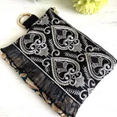インド刺繍リボンのポーチ　フラットポーチ　カラビナ付き