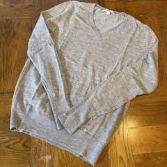UNIQLO グレー Vネックセーター Mサイズ