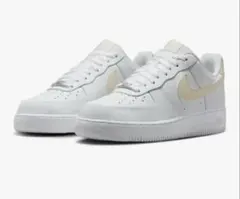 NIKE AIR FORCE 1 '07 ホワイト/クリーム