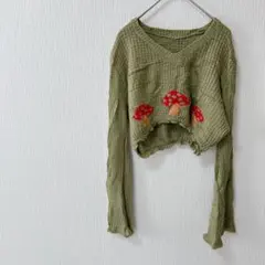オリーブグリーン キノコ刺繍 クロップドニット　レディース　ニット