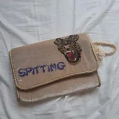 ビーズ刺繍ライオンクラッチバック