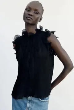 【値下げ】フリルディテール プリーツトップス M【新品•未使用】新作　完売品