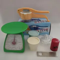 【レトロ】調理器具　まとめ売り　ハカリ　ジューサー　栓抜き　カップ　レモン絞りのサムネイル