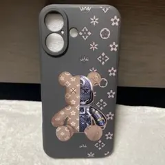 【新品未使用】iPhone17用 ベアブリックデザイン ケース 黒茶色