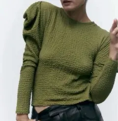 最終値下げ！　ZARA テクスチャー パフスリーブ トップス カーキのサムネイル