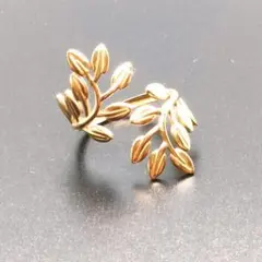 ✨ リーフ 葉 リング 指輪 エレガント ゴールド✨️＋ゴールドリーフ ピアス