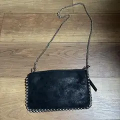 ZARA スタッズ付き黒ショルダーバッグ