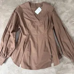 【新品】lawgy Vネックブラウス ブラウンのサムネイル
