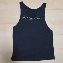 NIKE リメイクタンクトップ ノースリーブ ブラックのサムネイル