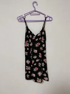 FOREVER 21 ブラック花柄キャミソール M