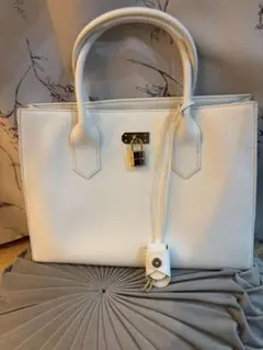 Samantha ホワイト　バック　定価40000円