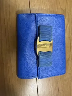 値下げ可能！Salvatore Ferragamo 二つ折り財布 ヴァラ ブルーのサムネイル