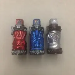 仮面ライダービルドフルボトル　ラビットタンク　キラキラメッキ　コブラロストボトルのサムネイル