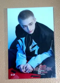 スキズ　dominATE　オンラインくじ　オリジナルステッカー　ヒョンジン