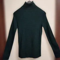 ユニクロ　ウール100%　深緑色　Lサイズ　タートルネックセーター