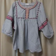 刺繍が可愛い。バルーン袖口チュニック美品